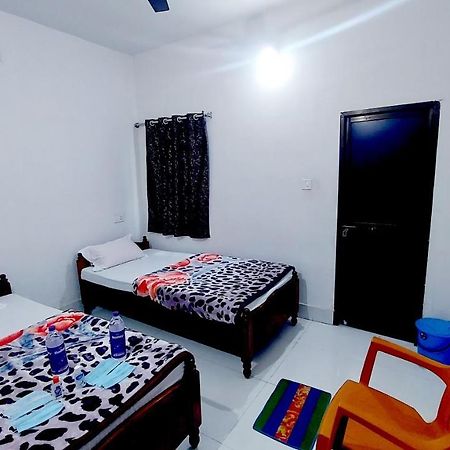 Nilam Guest House Бодх-Гая Экстерьер фото
