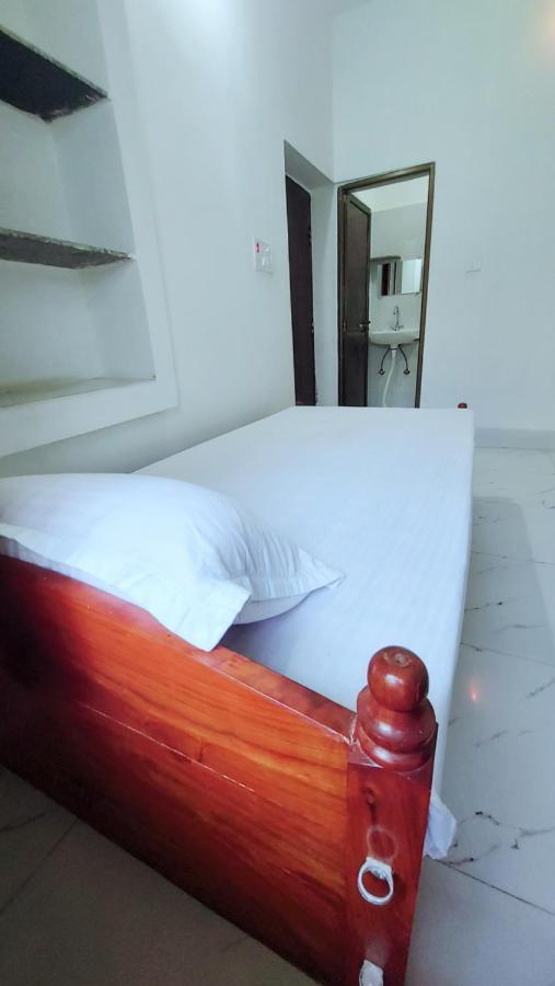 Nilam Guest House Бодх-Гая Экстерьер фото