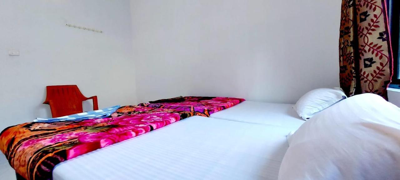 Nilam Guest House Бодх-Гая Экстерьер фото
