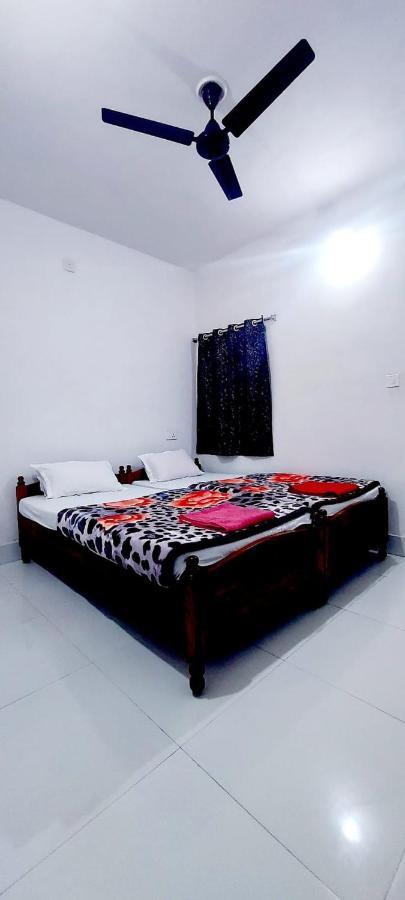 Nilam Guest House Бодх-Гая Экстерьер фото