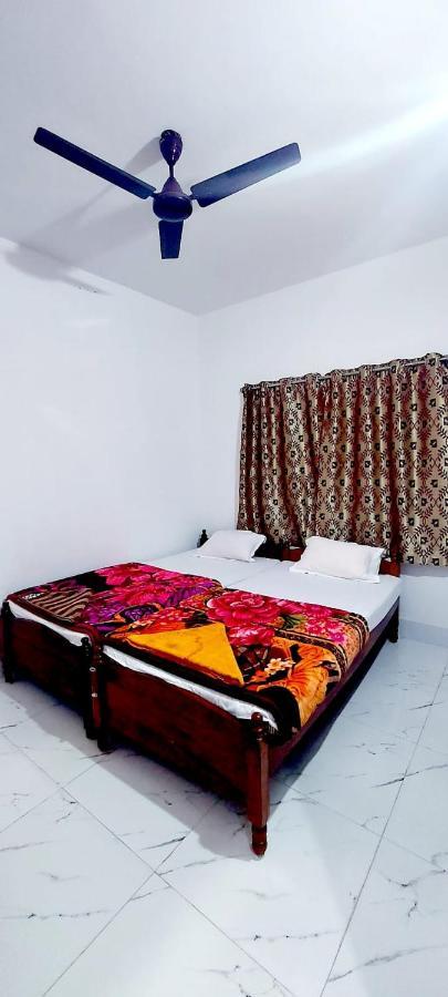 Nilam Guest House Бодх-Гая Экстерьер фото