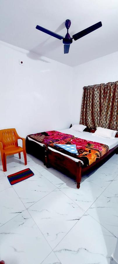 Nilam Guest House Бодх-Гая Экстерьер фото