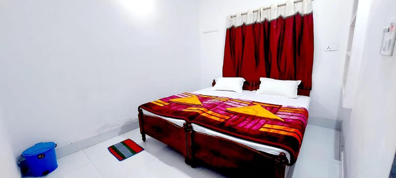 Nilam Guest House Бодх-Гая Экстерьер фото